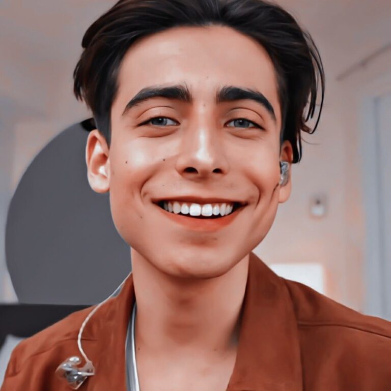 Aidan Gallagher — #4 Los actores más guapos de Hollywood