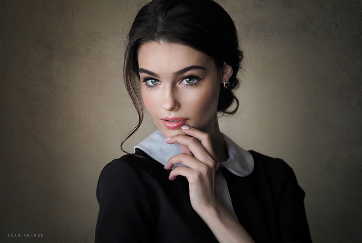 mujeres jóvenes más hermosas
