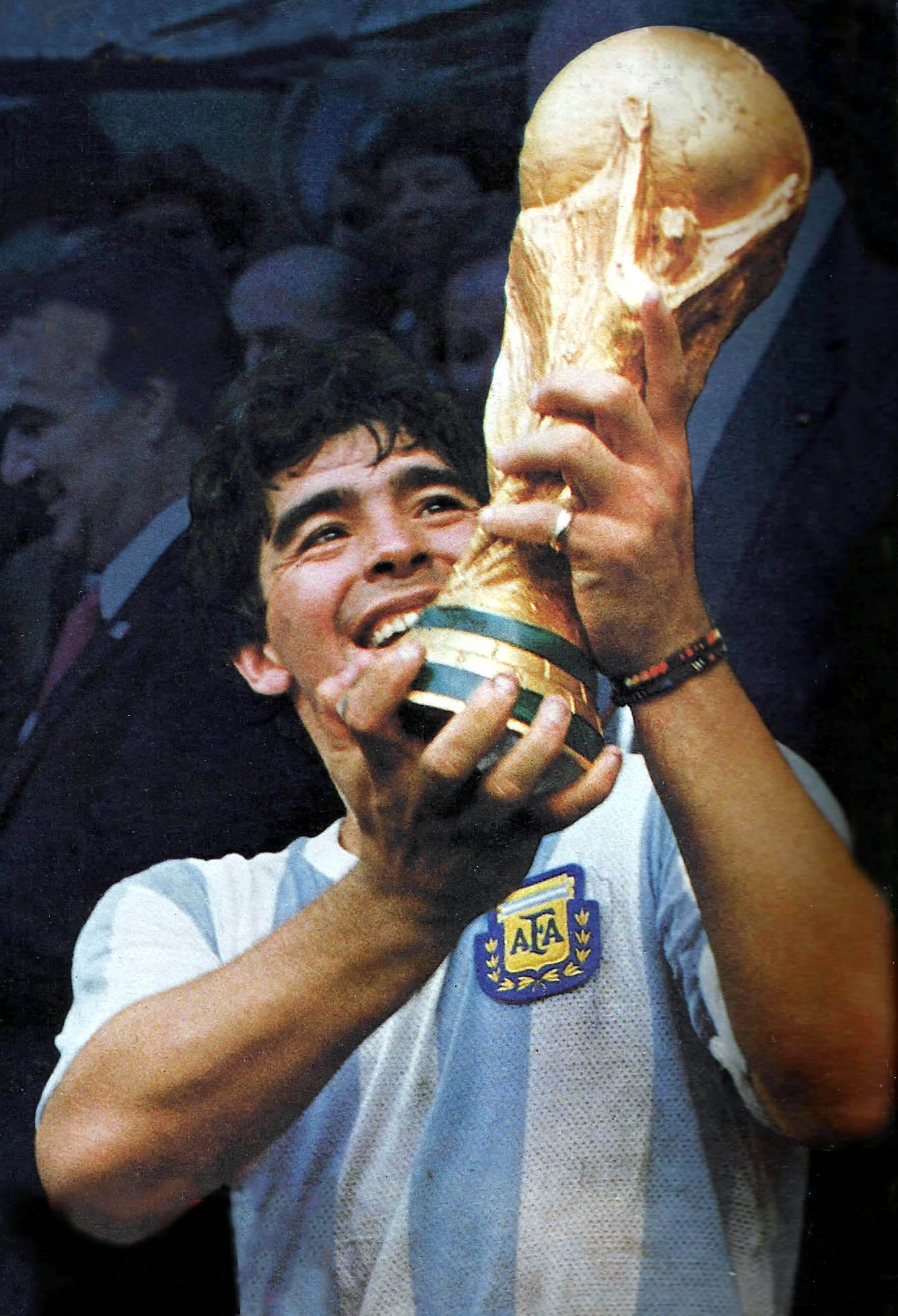 Diego Armando Maradona — #2 Los mejores jugadores de la historia del futbol que han usado el número 10