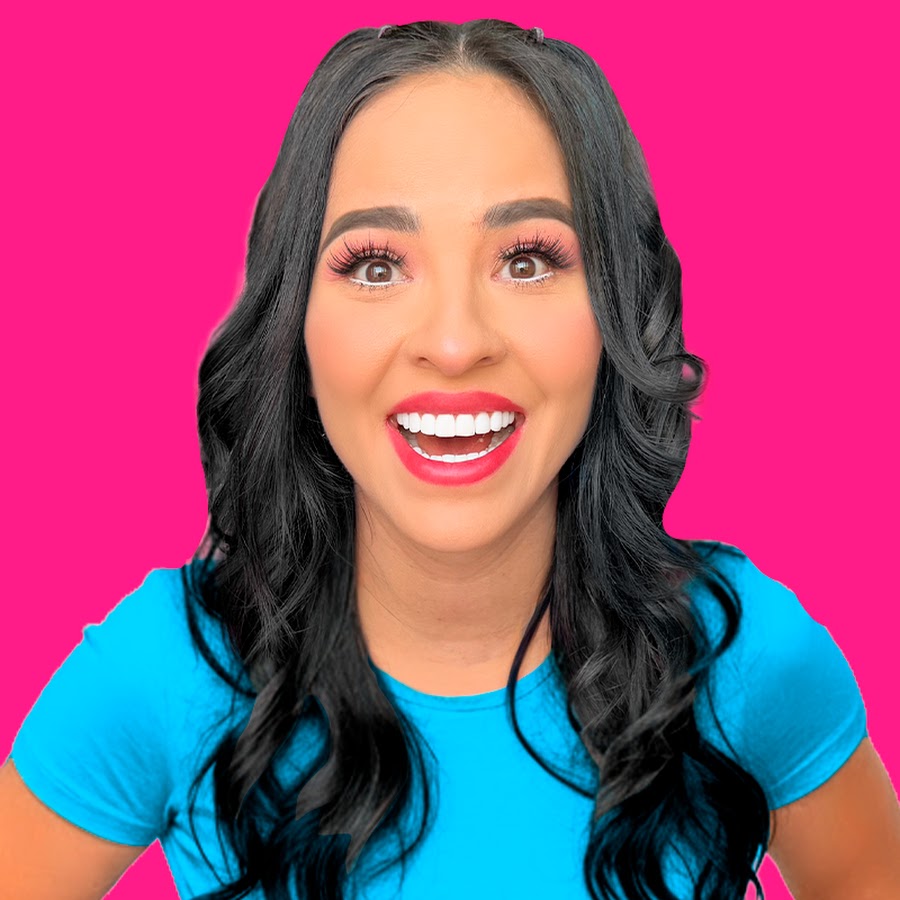 Karla Bustillos — #139 Las mujeres más hermosas de México